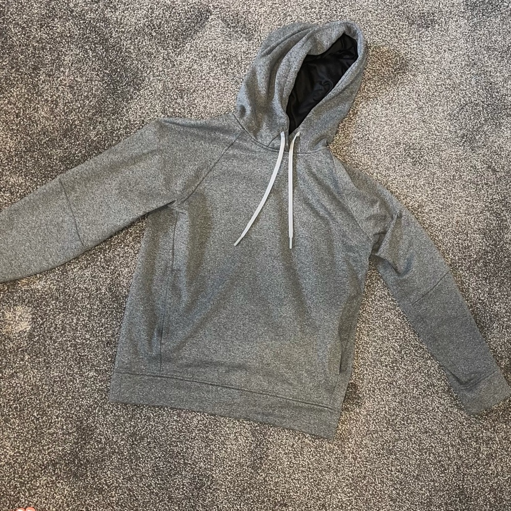 XS men’s lulu sweater, fits women’s size 4